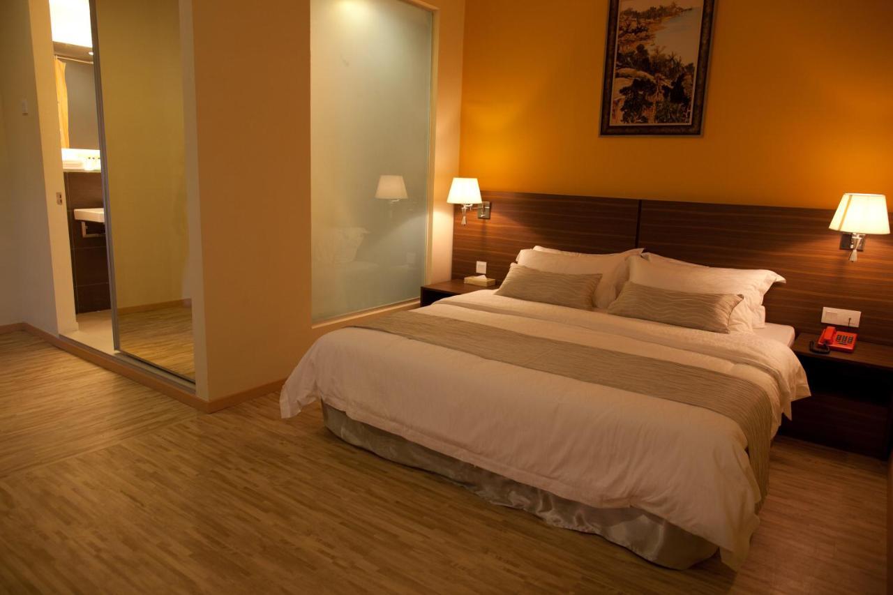 Pine Tree Hotel Batu Pahat Exterior foto