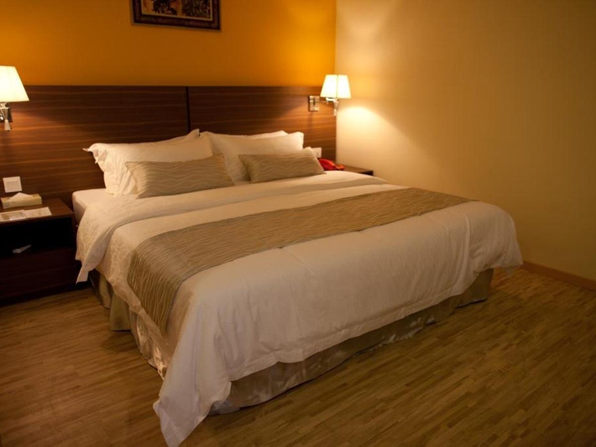 Pine Tree Hotel Batu Pahat Exterior foto