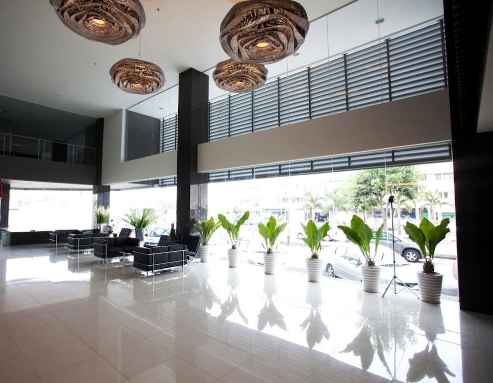 Pine Tree Hotel Batu Pahat Exterior foto